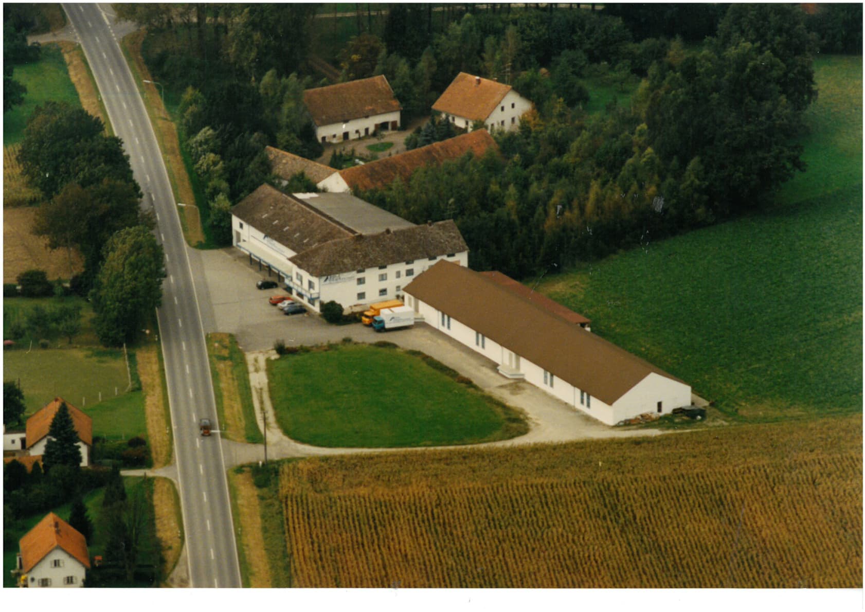 Historische Luftaufnahme des Möbelhauses Zillinger